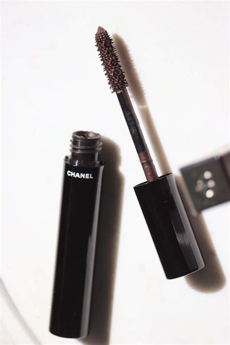 chanel brown mascara water burn side|le volume de Chanel mascara.